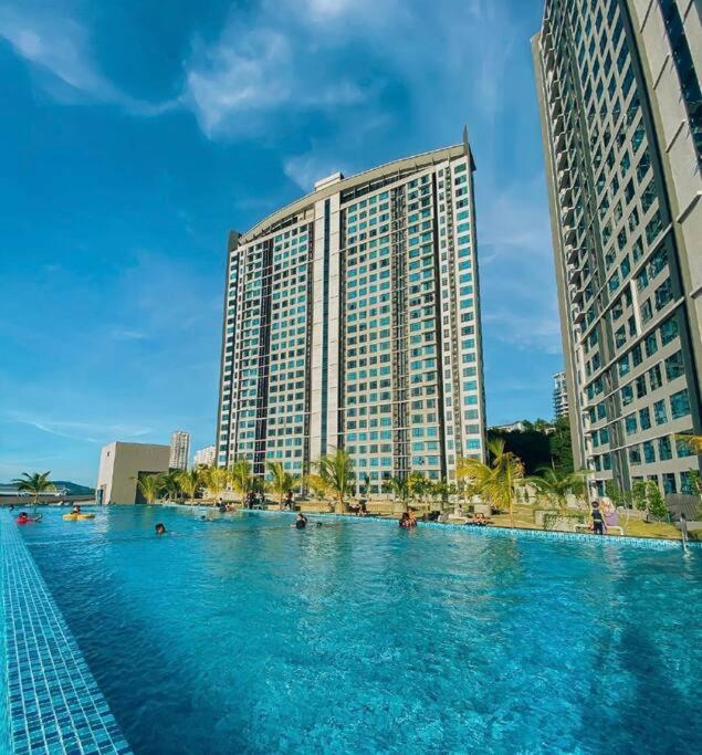 Sea&Pool View Stunning Homestay, Wifi, Netflix Near Malls, Jetty, Convenient Stores Kota Kinabalu Ngoại thất bức ảnh